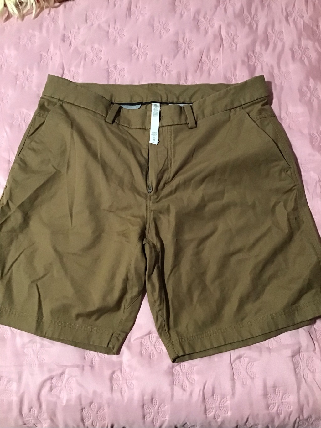 Lululemon Athletica Men's Brown Flat-Front Shorts